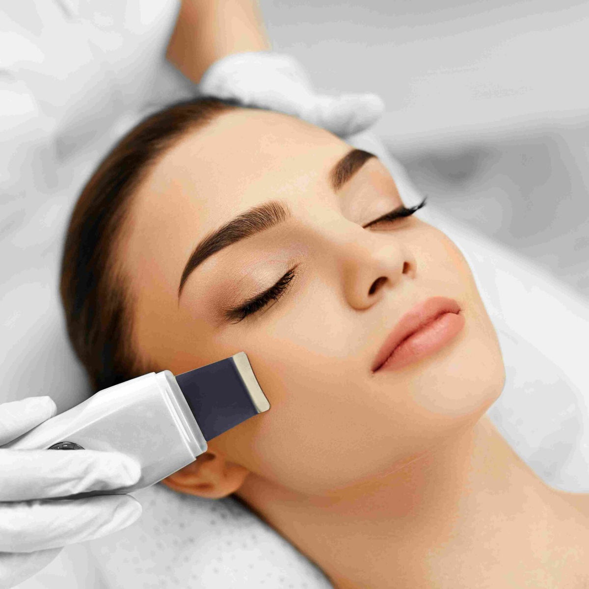 Ultrasonic Clearing Facial
